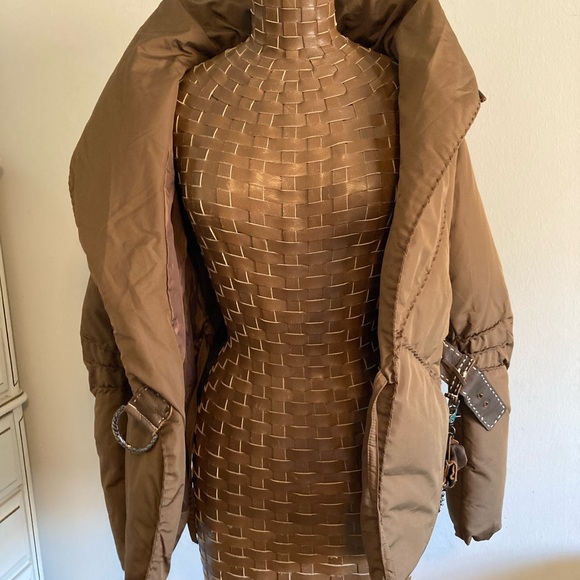 ESCADA HUGO Down Coat - Picture 9 of 13